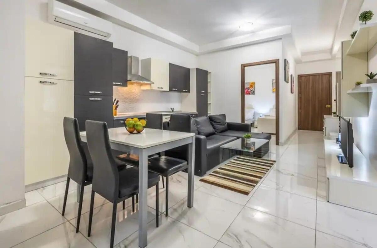 2 Bedroom In Sliema, Malta No 6 Apartament Sliema